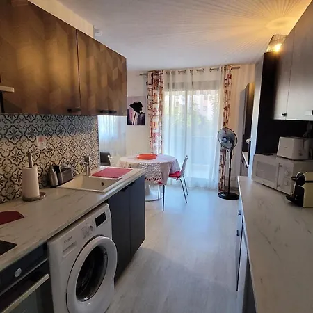 Le Laurier Rose Apartment *